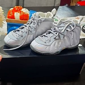 Kids Nike little posite one grey sneakers shoes 12c toddler great condition